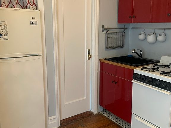 5th image of 80 Winthrop St APT S6