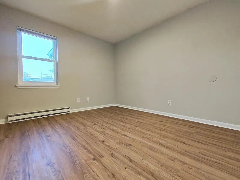 2 bed, 1.0 bath, $798 — Photo 4