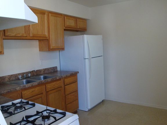 2nd image of 227 Tennessee St NE APT B