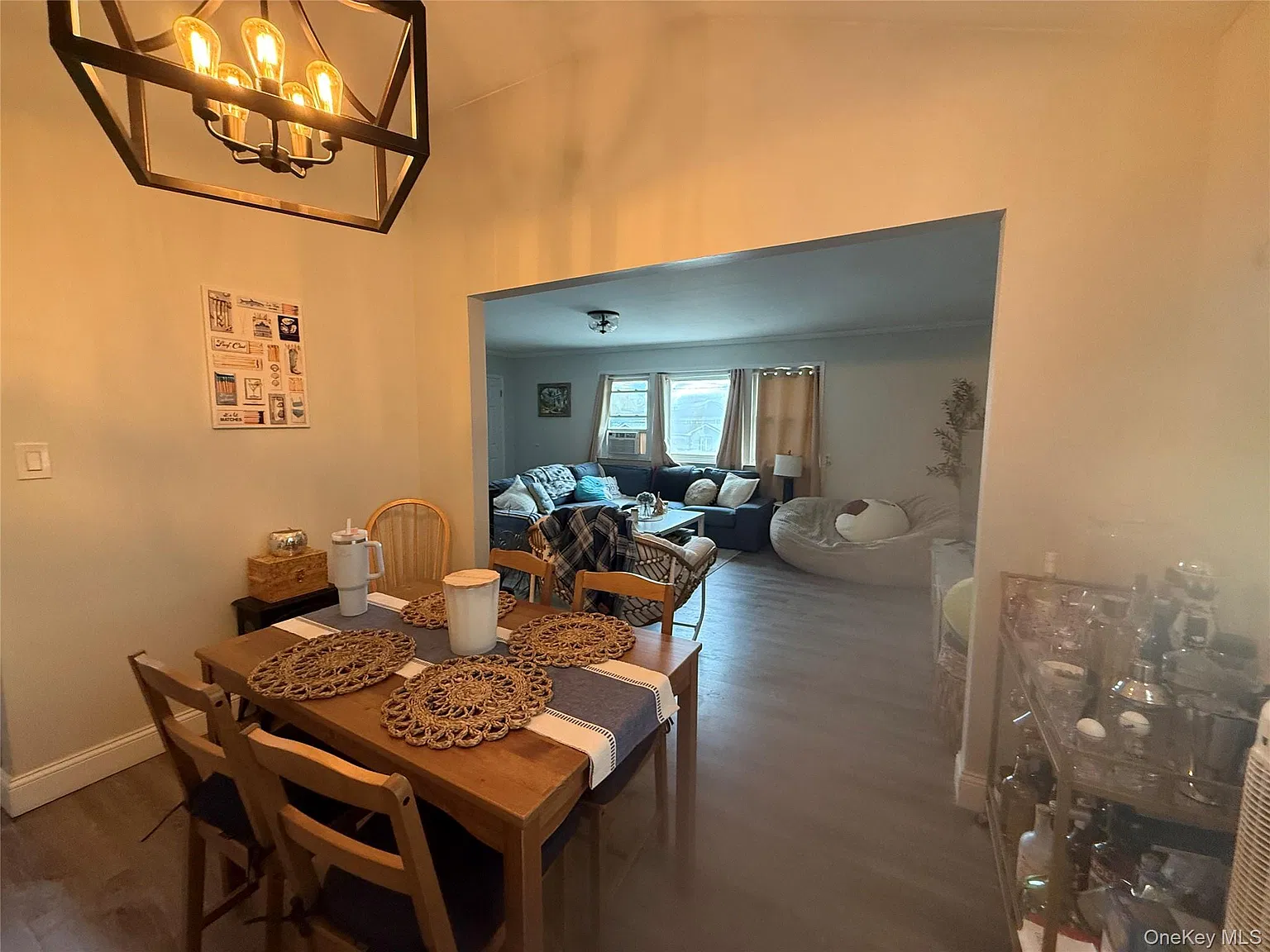 2 bed, 2.0 bath, 980 sqft, $3,400 — Photo 2