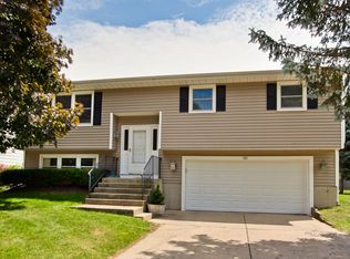 381 Hawthorne St, Elgin, IL 60123