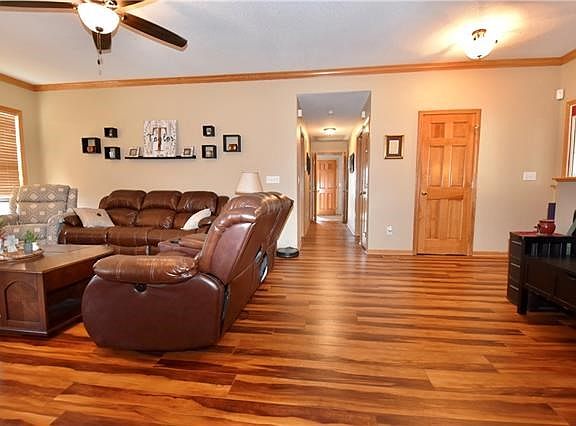5th image of 5719 Crysler Ave