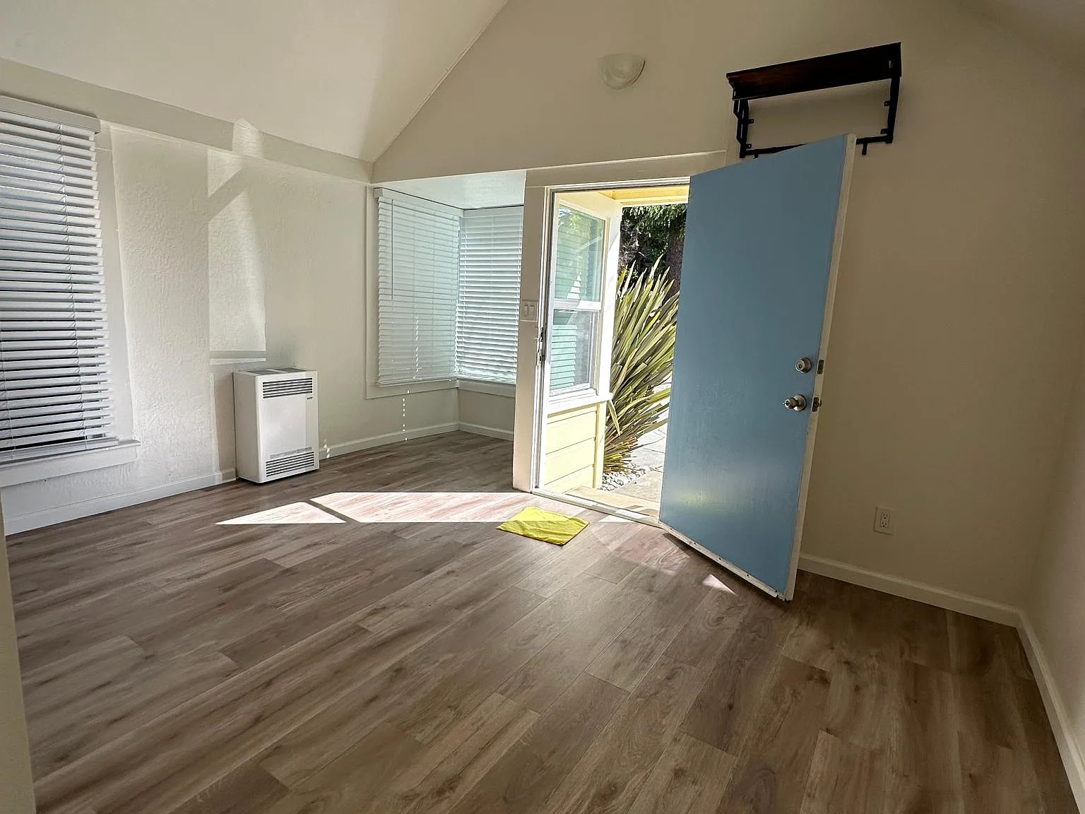 1 bed, 500 sqft, $2,250 — Photo 3