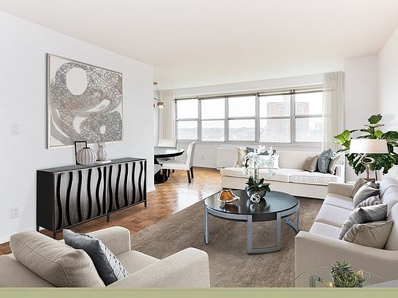 3rd image of 555 Kappock St APT 7U