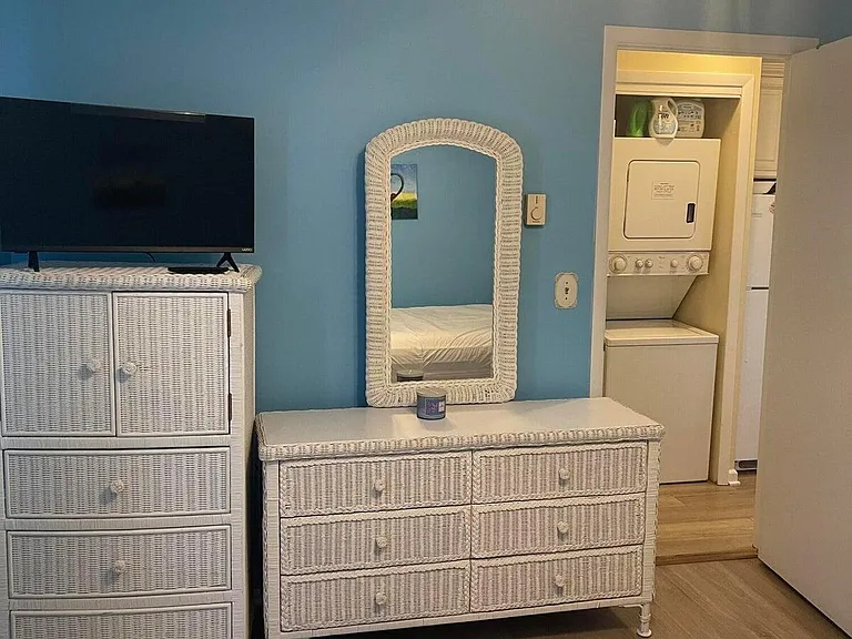 14 Bay Blvd #7 — Photo 3