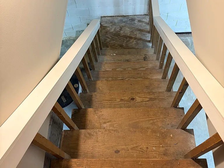 6877 Briarwood Dr — Photo 25
