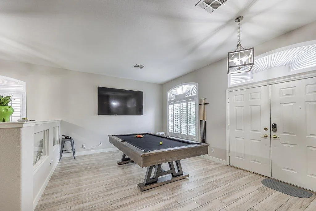 4 bed, 2904 sqft, $4,500 — Photo 3