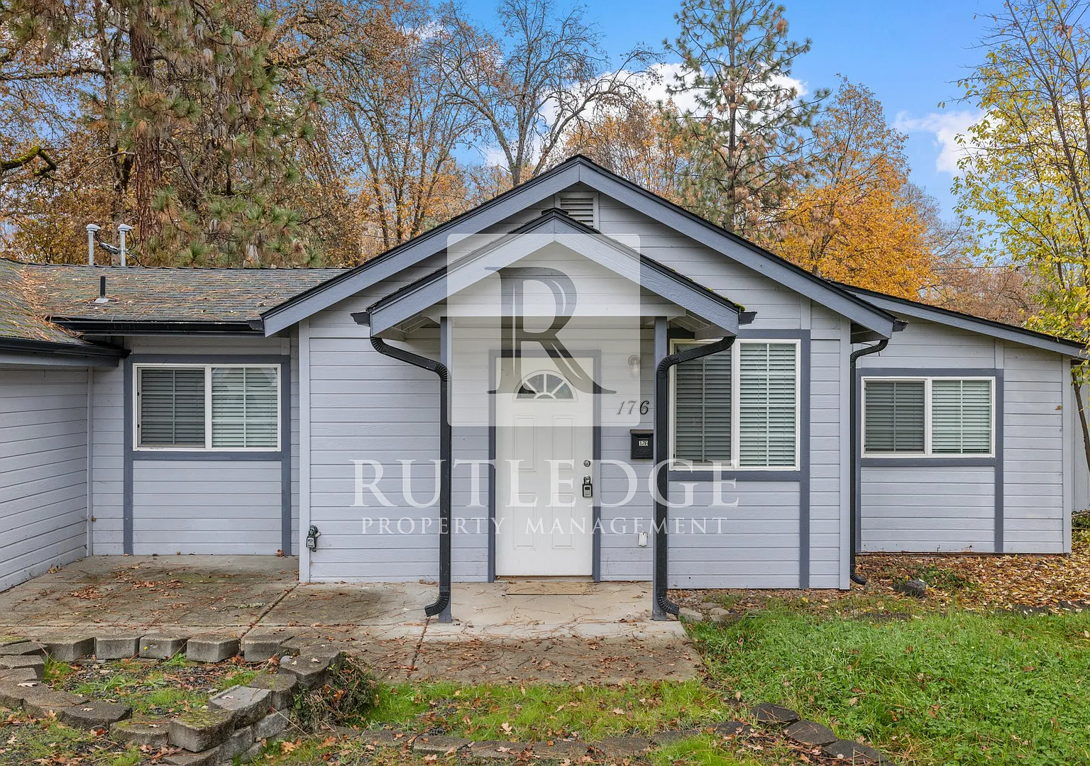 176 Mallory Ln — Photo 1