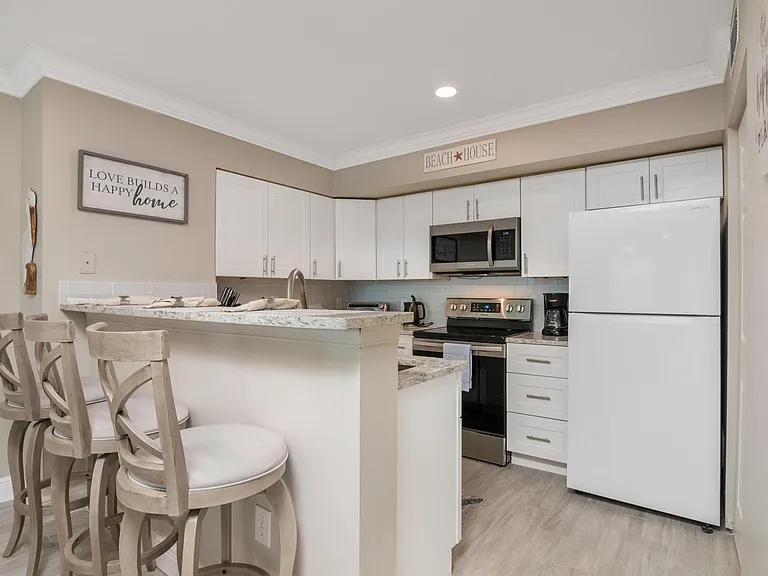 8635 River Homes Ln #305 — Photo 9