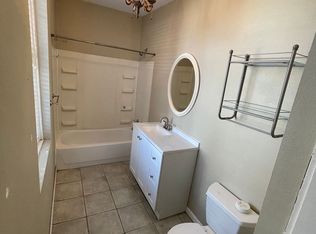 715 Henry St #A, Alton, IL 62002