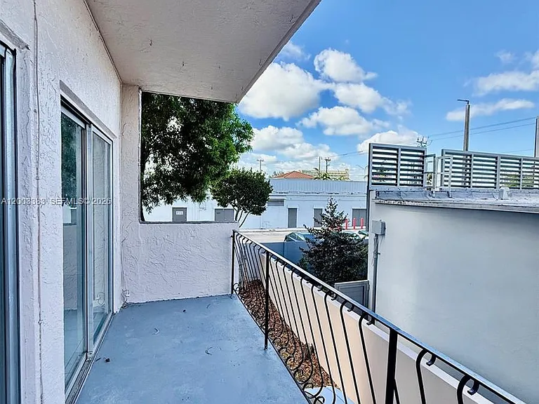 1950 W 54th St #115 — Photo 21