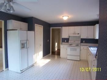 4th image of 671 Woodcreek Dr