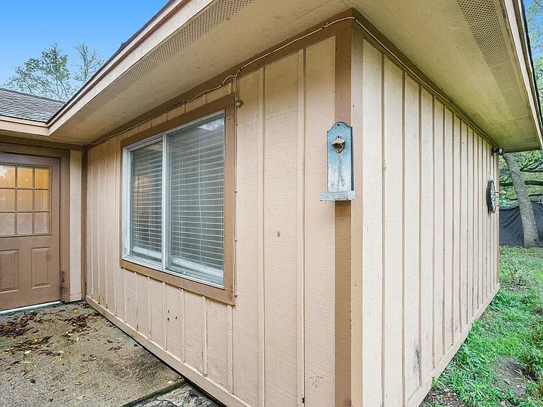 17306 Fife Ln — Photo 19