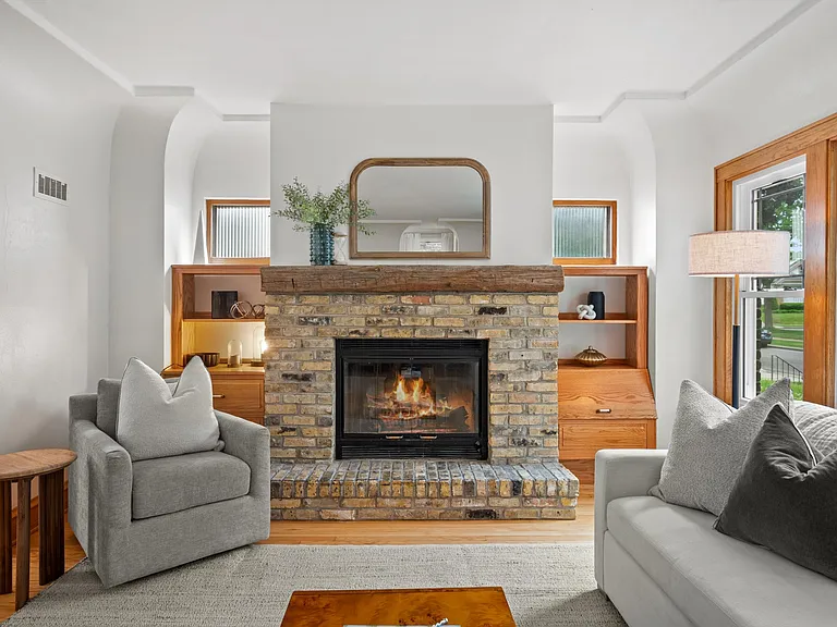 1512 E Olive St — Photo 3