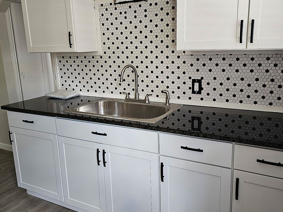 1st image of 852 22nd Ave N #852