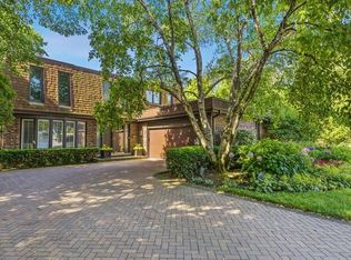 520 Hunter Ct, Wilmette, IL 60091