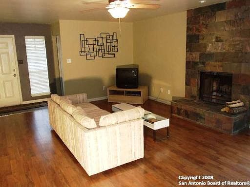5th image of 13934 LAUREL HOLLOW