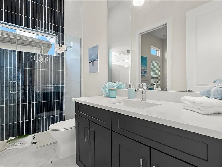 15429 Turin Dr — Photo 38