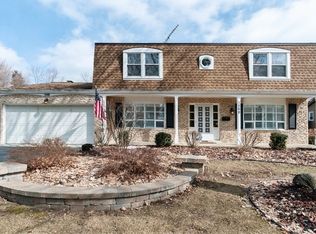 1568 Warbler Dr, Naperville, IL 60565