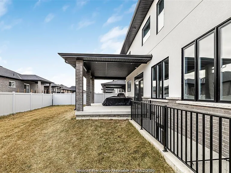 1498 Clearwater Ave #LOWER — Photo 14