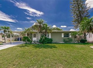 532 Fairfax Ln, Apollo Beach, FL 33572
