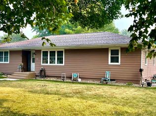 727 Washington St, Wapello, IA 52653