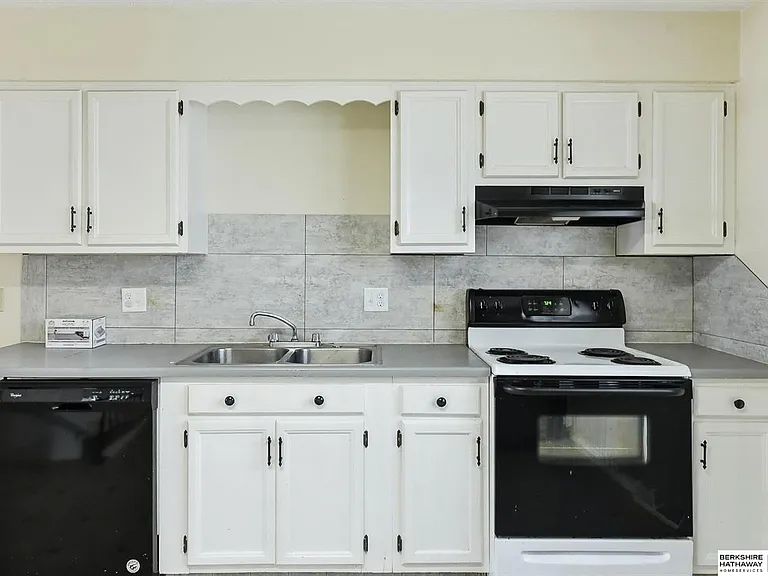 10804 Borman Ave — Photo 6