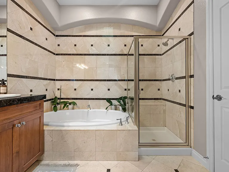 40 Madison St #303 — Photo 14