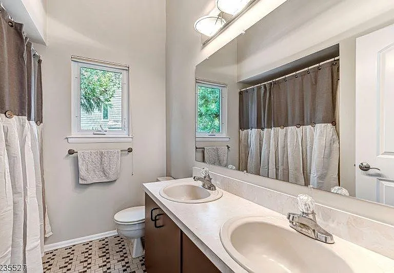 33 Highmount Ave — Photo 22