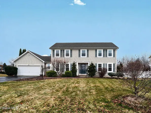 30 Blue Jay Way, Clifton Park, NY 12065