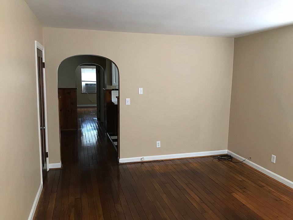 2nd image of 5702 Montgomery Rd APT 4