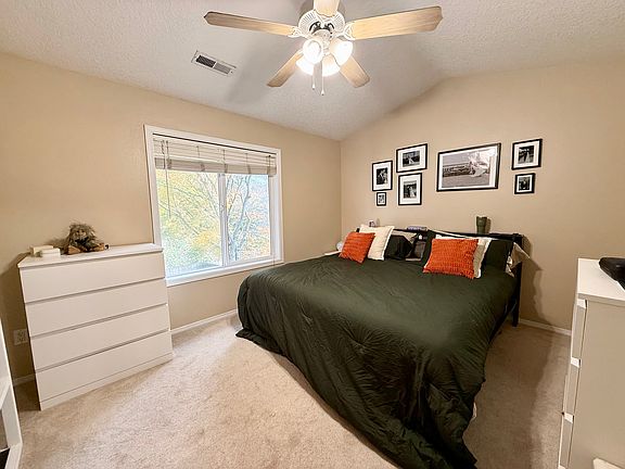 5th image of 4713 NE Leverich Ct