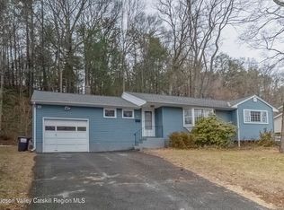 30 Redwood Rd, Saugerties, NY 12477