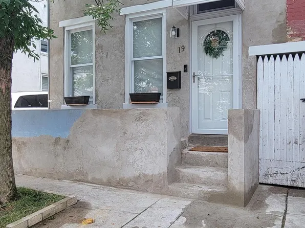 19 Oak St, Trenton, NJ 08638