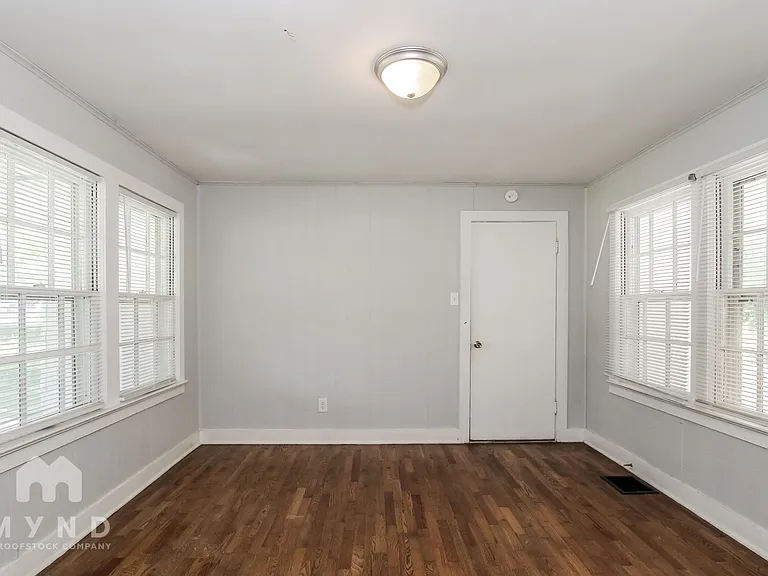 1222 Eastern Valley Rd — Photo 13