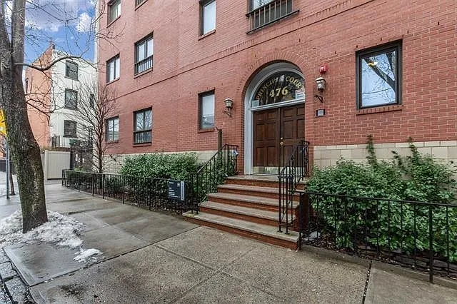476 Monmouth St #205