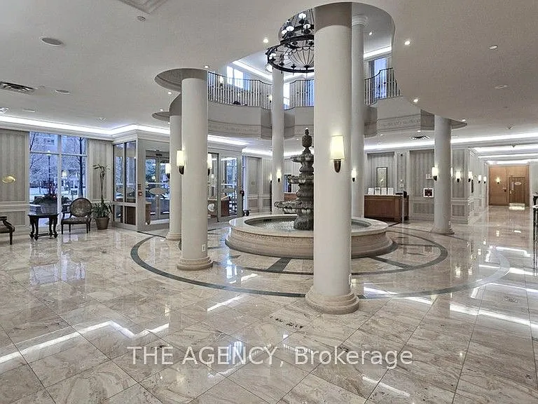 25 Kingsbridge Garden Cir #226 — Photo 4