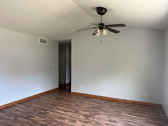 4th image of 4171 Eastridge Dr #1