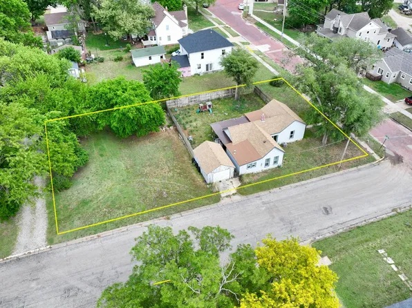 415 W 8th St, Ellsworth, KS 67439