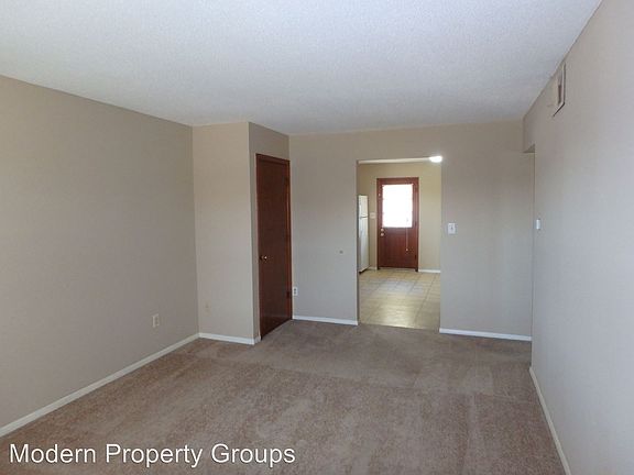 4th image of 735 Demaret Dr #A