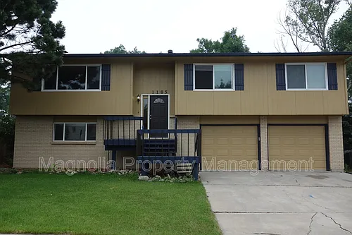 1185 Applewood Dr Photo 1