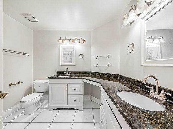 5th image of 2323 Sedgfield Ct