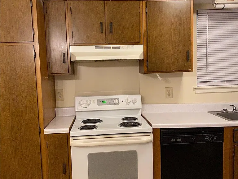 251 Rast St #C8 — Photo 8