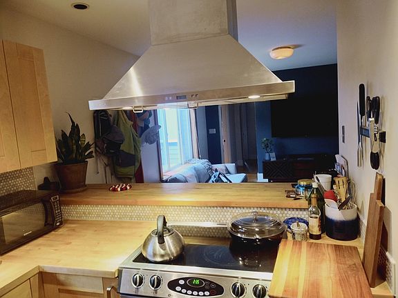 5th image of 5425 Ballard Ave NW APT 3