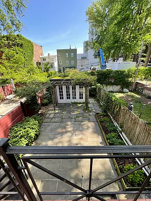 Rented by Realty Collective | media 30