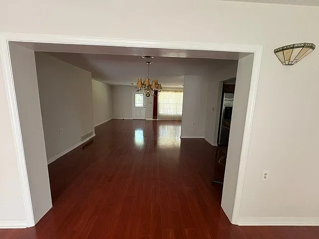 Country Living on 0.80 acre — Photo 2
