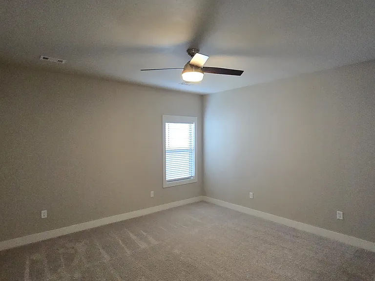 812 NE Heights Ln — Photo 6
