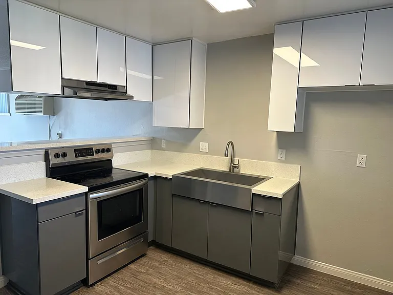 Villa Del Sol Apartments — Photo 107