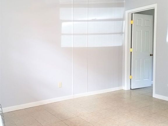 5th image of 109 Forest Lake Ln Unit C