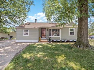 4065 W 224th St, Fairview Park, OH